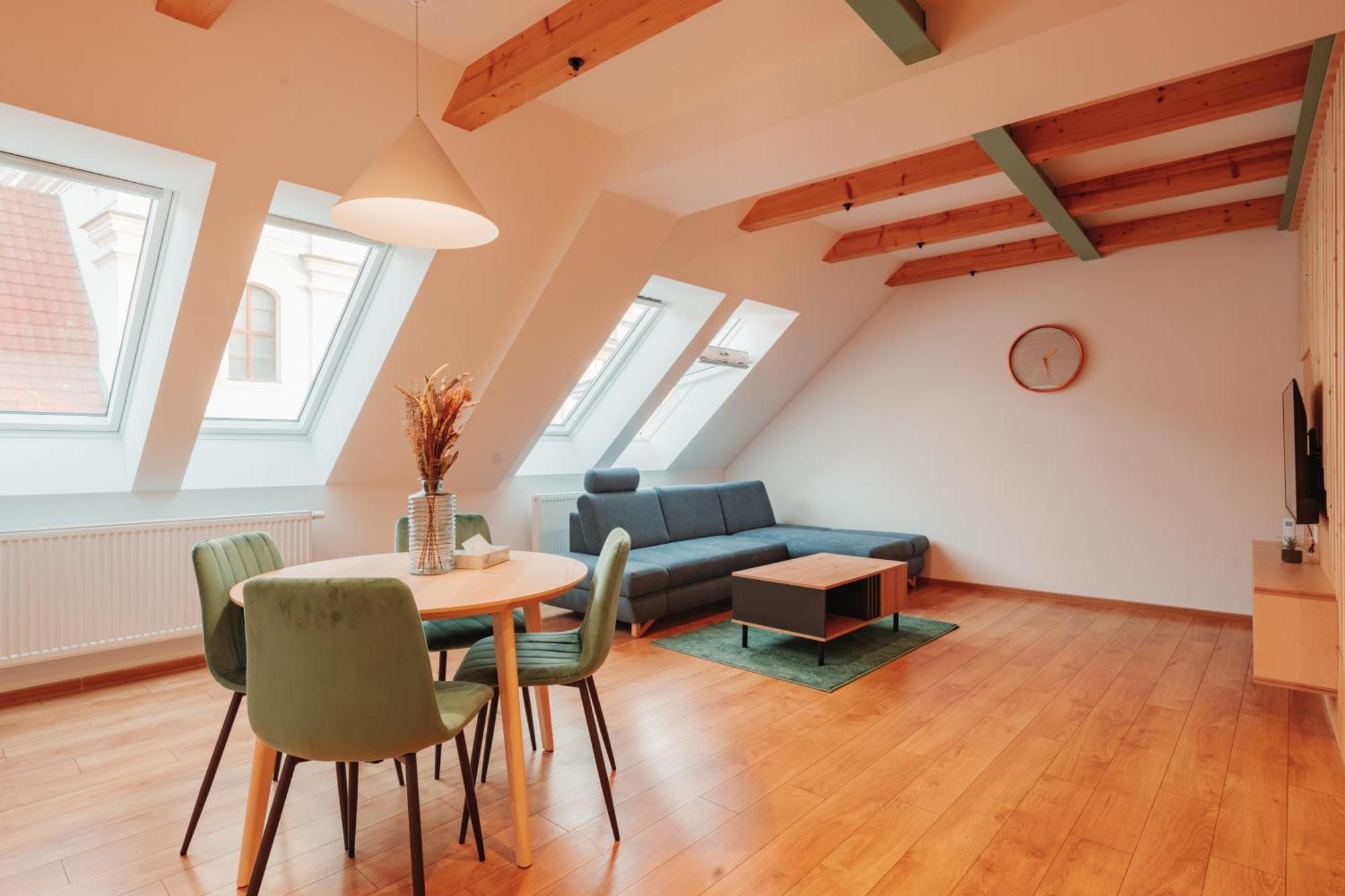 Hviezdoslavova Apartments, Trnava Centre, Parking Available Exterior photo